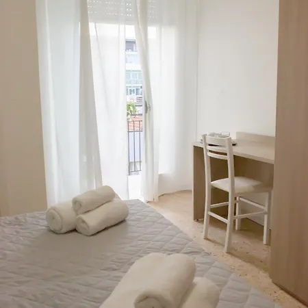 Szálloda Ella By Interlux Viserba Di Rimini