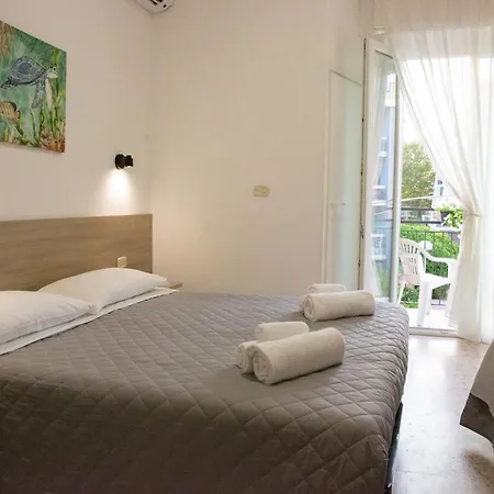 Hotel Ella By Interlux 2*