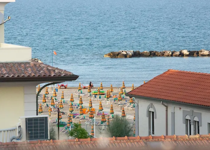 Ella By Interlux Hotel